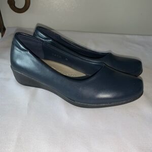 Anna Almeida navy blue slip-ons woman's size 8